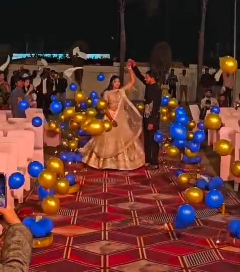Baloon blast entry