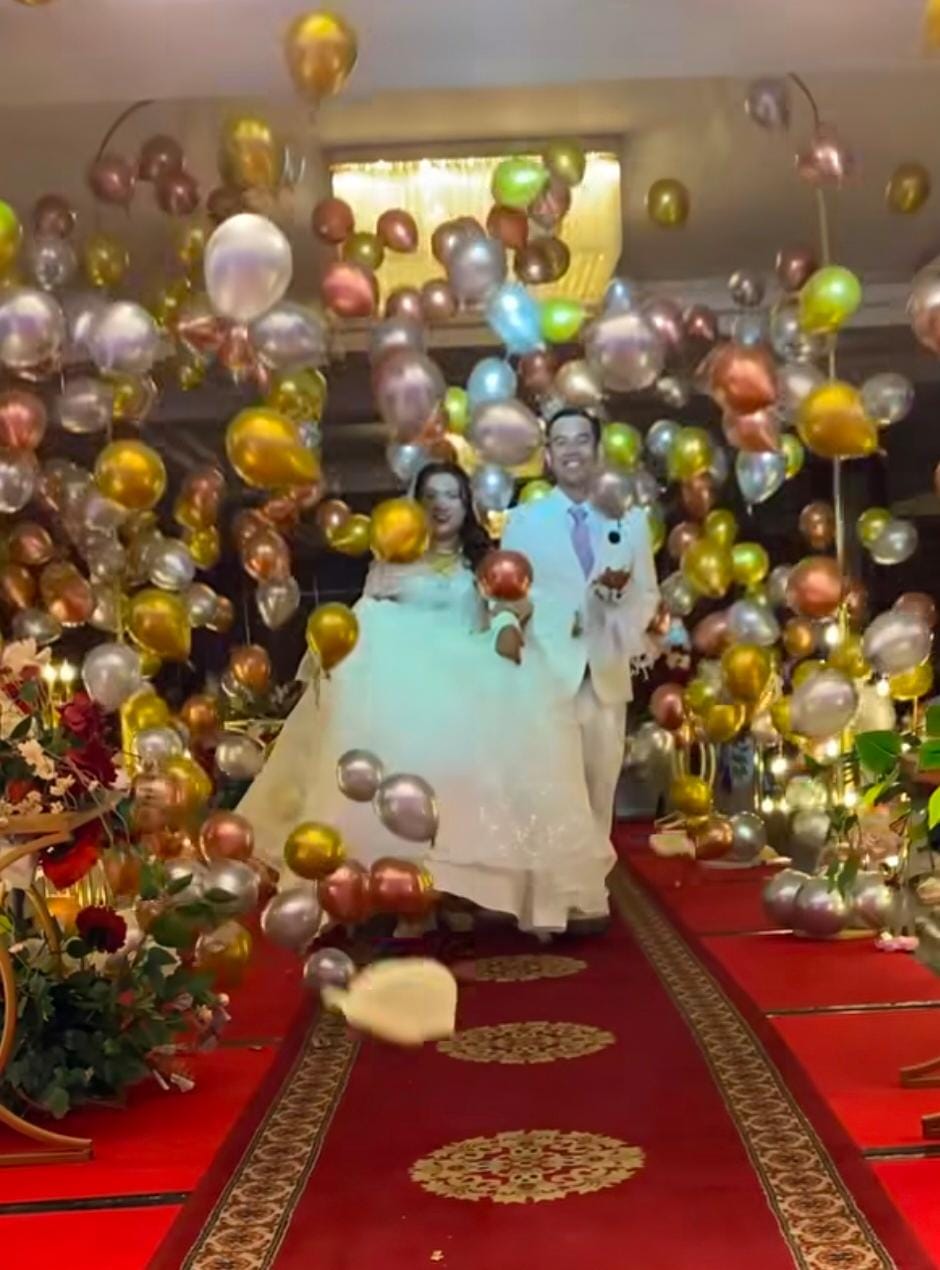 Baloon blast entry